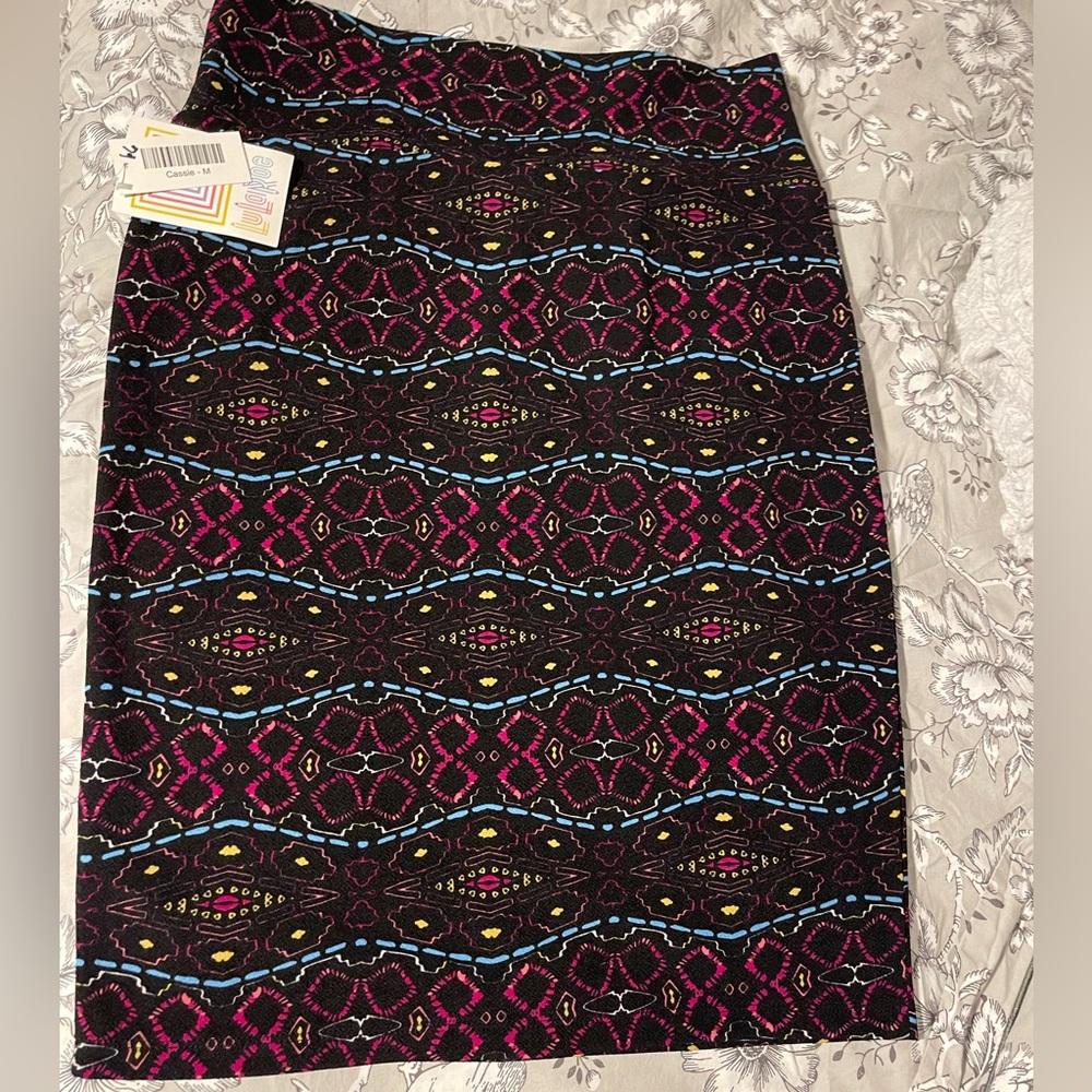 NWT LuLaRoe Cassie Pencil Skirt, size M